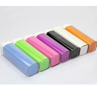 隨身能量站 揭秘2600mAh USB接口多彩移動電源